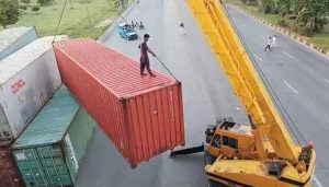 387784_9935591_updates