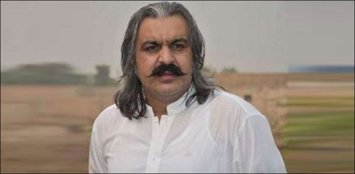 Ali-Amin-Gandapur-1-696x342